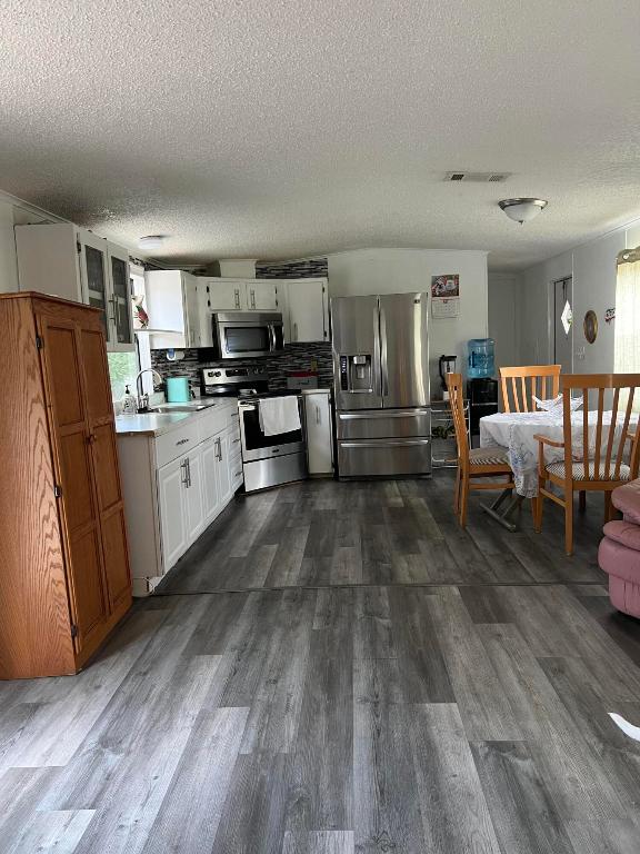 DEERFIELD LAKE - Residential