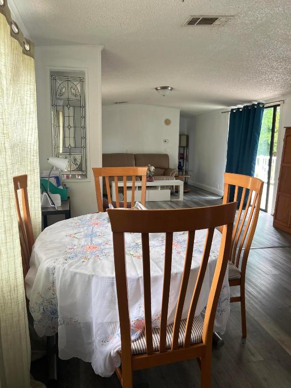 DEERFIELD LAKE - Residential