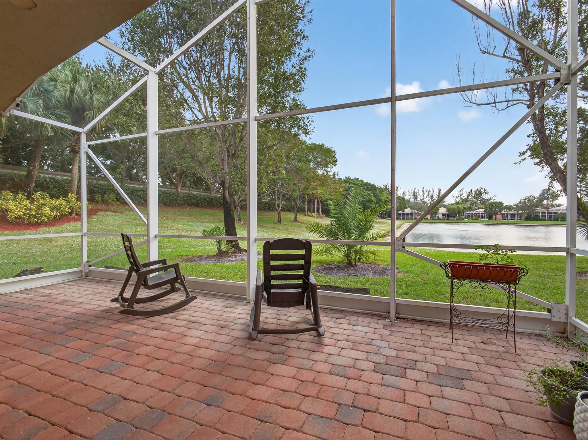 VILLAGES OF WINDSOR/VILLA - Residential