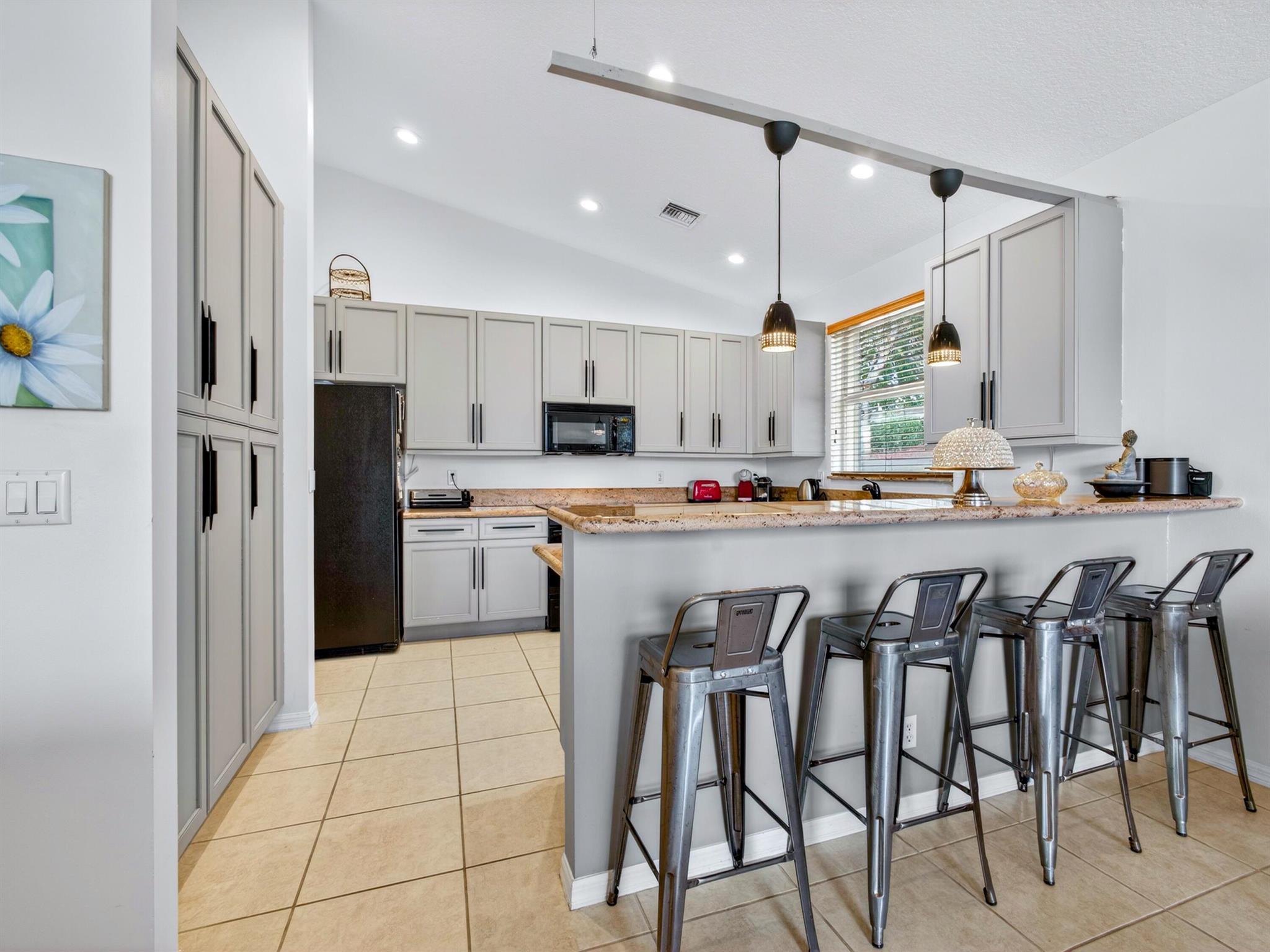 VILLAGES OF WINDSOR/VILLA - Residential