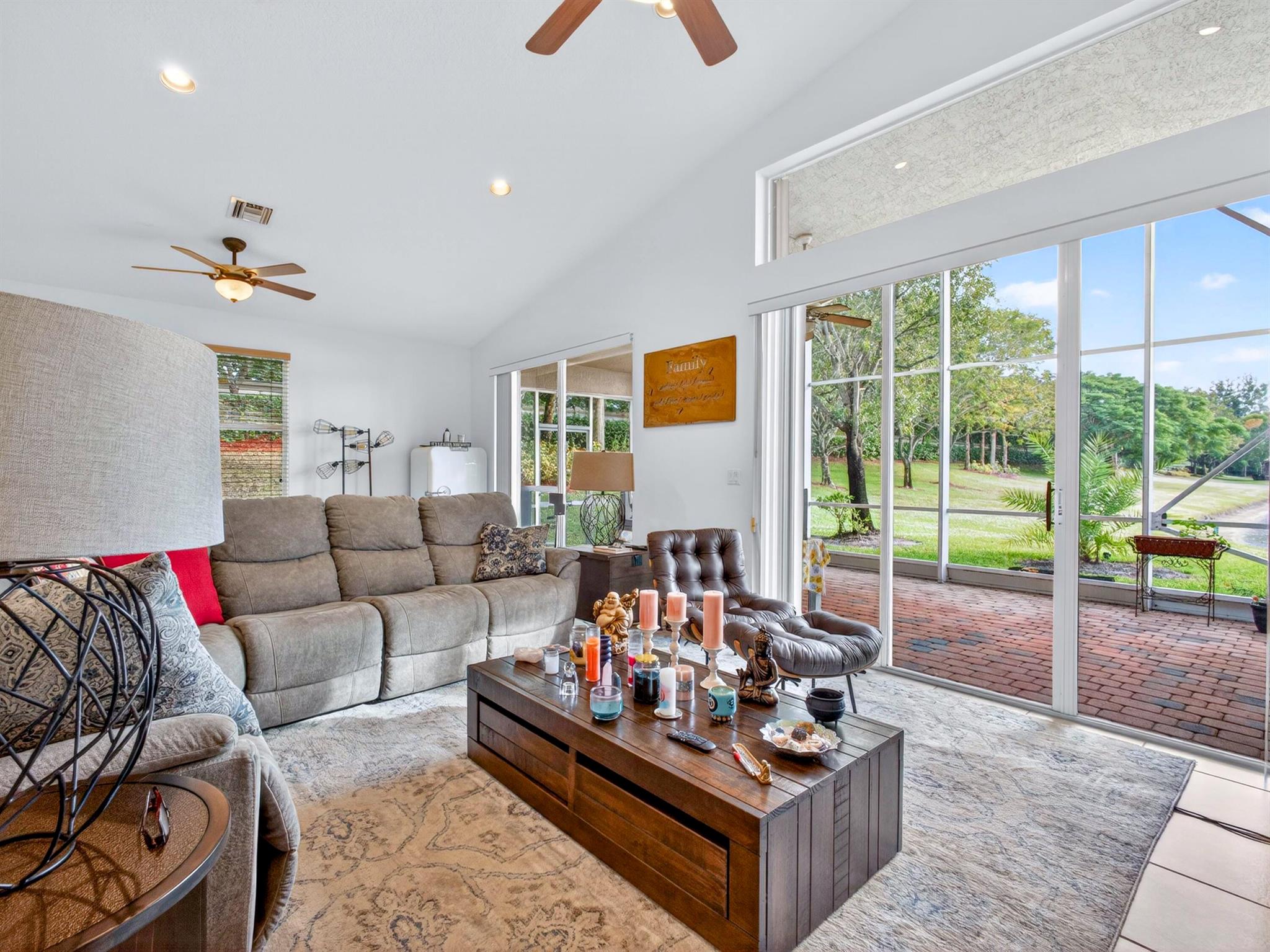 VILLAGES OF WINDSOR/VILLA - Residential