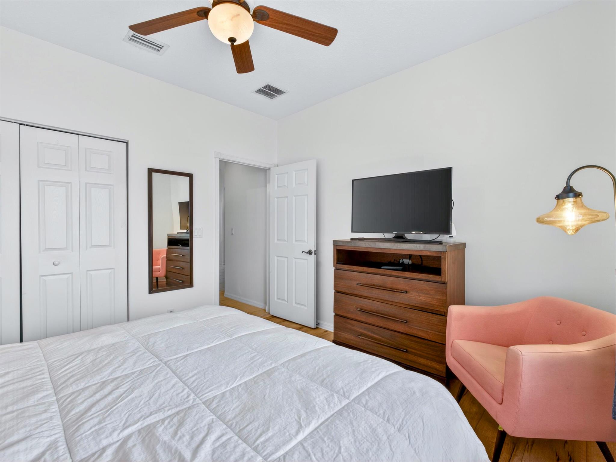 VILLAGES OF WINDSOR/VILLA - Residential