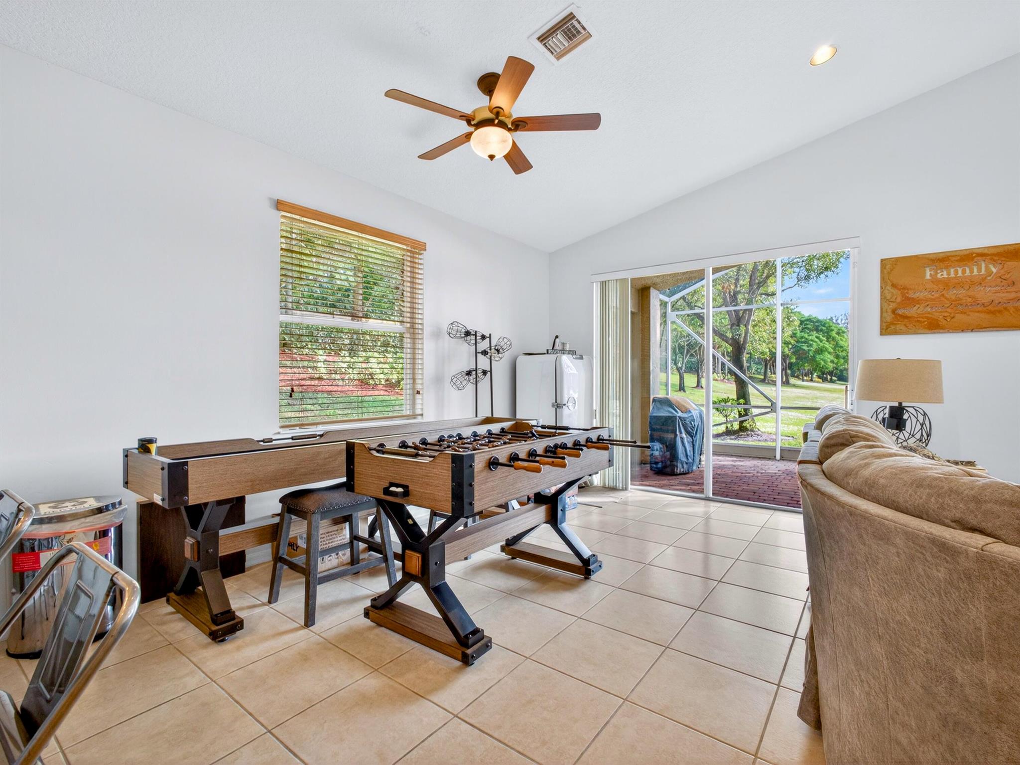 VILLAGES OF WINDSOR/VILLA - Residential