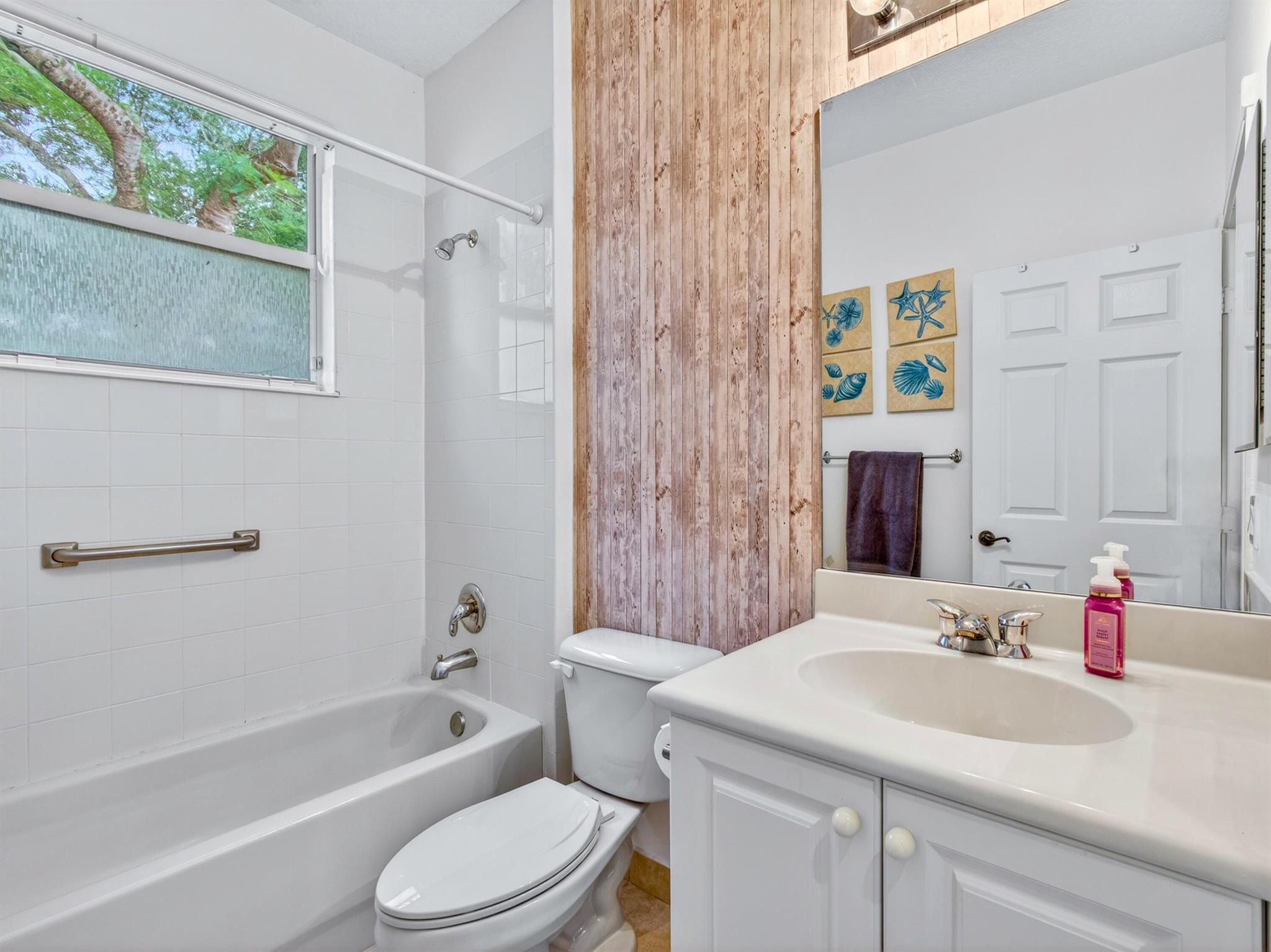 VILLAGES OF WINDSOR/VILLA - Residential