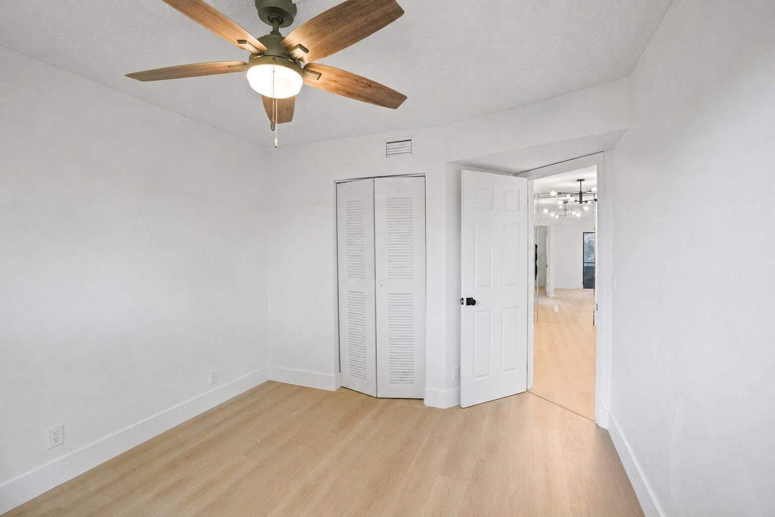 TIVOLI TRACE CONDO NO 5 - Residential
