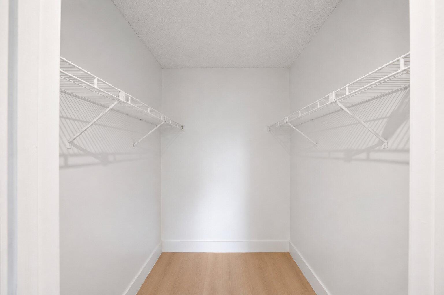 TIVOLI TRACE CONDO NO 5 - Residential