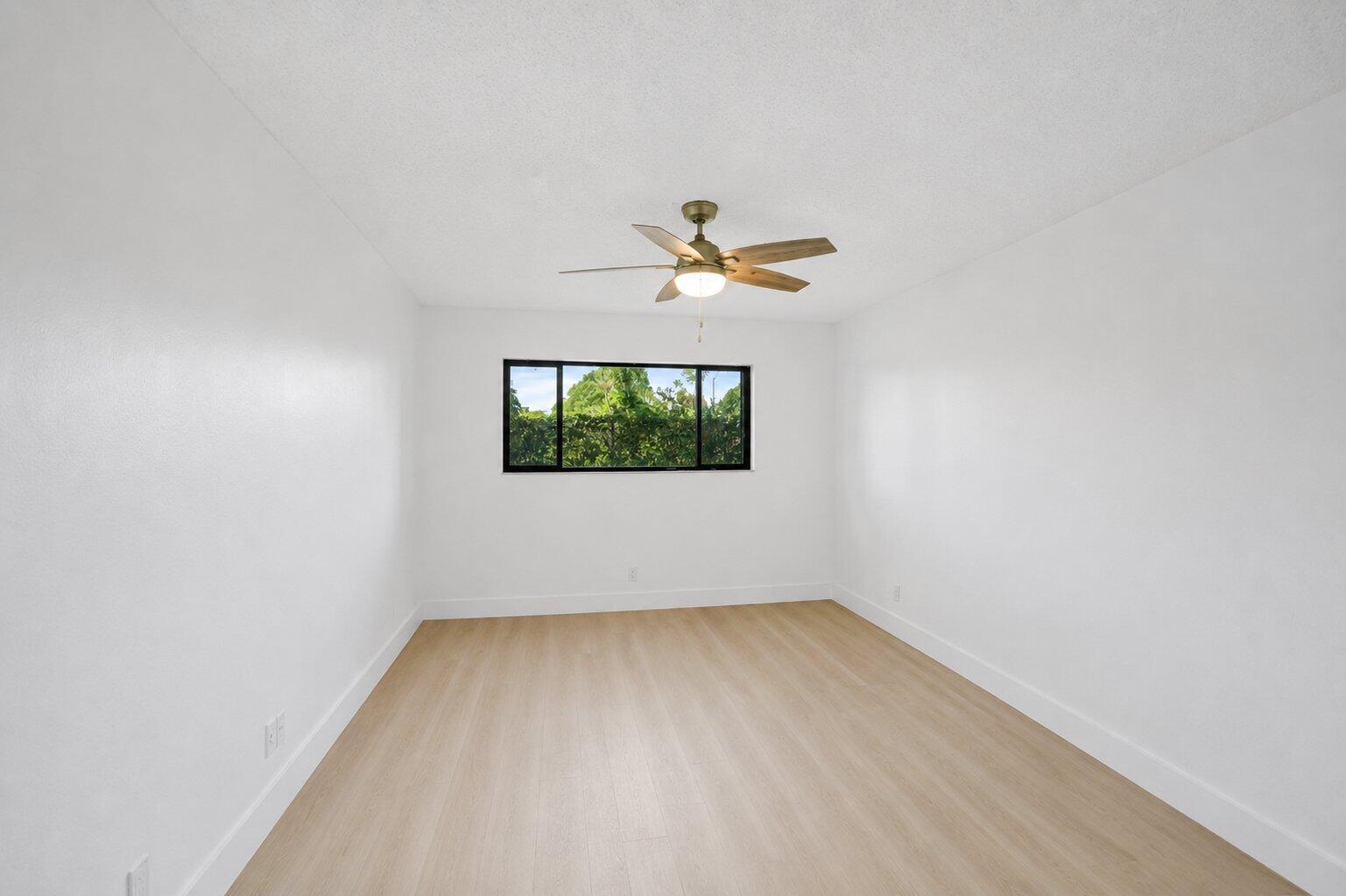 TIVOLI TRACE CONDO NO 5 - Residential