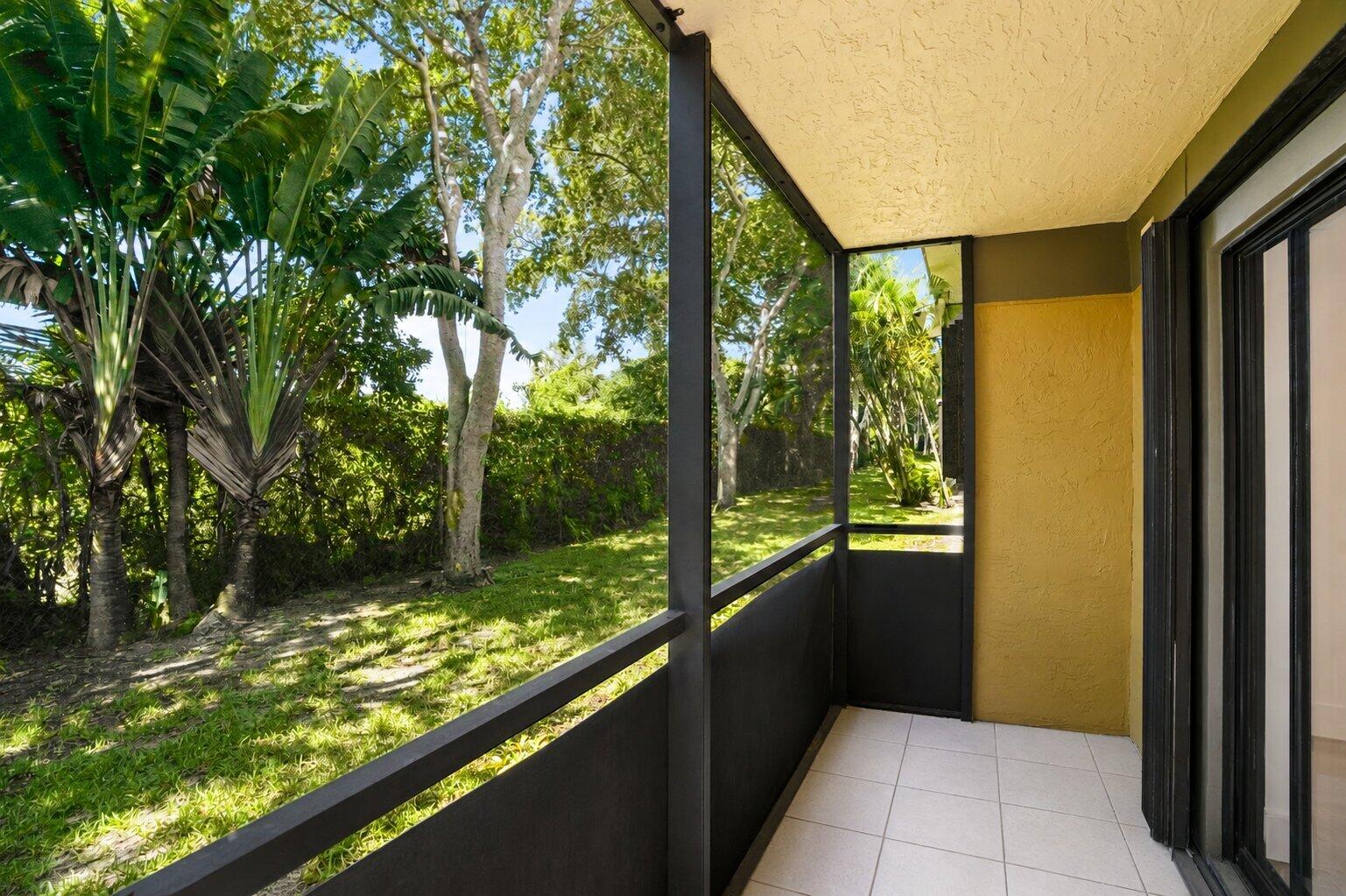 TIVOLI TRACE CONDO NO 5 - Residential