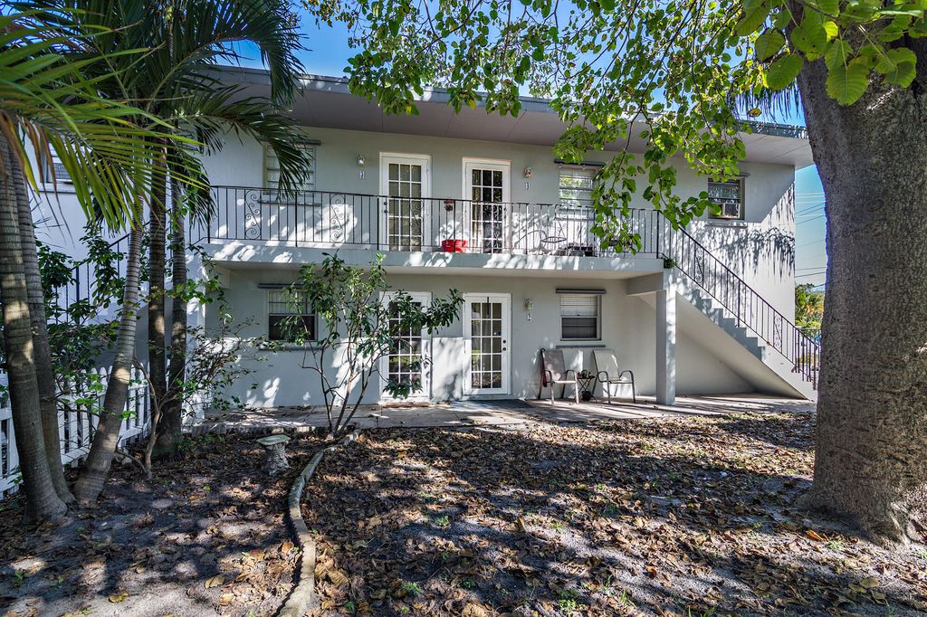 Photo of 4205 N Flagler Drive #4, West Palm Beach, FL 33407 (MLS # B26022348)