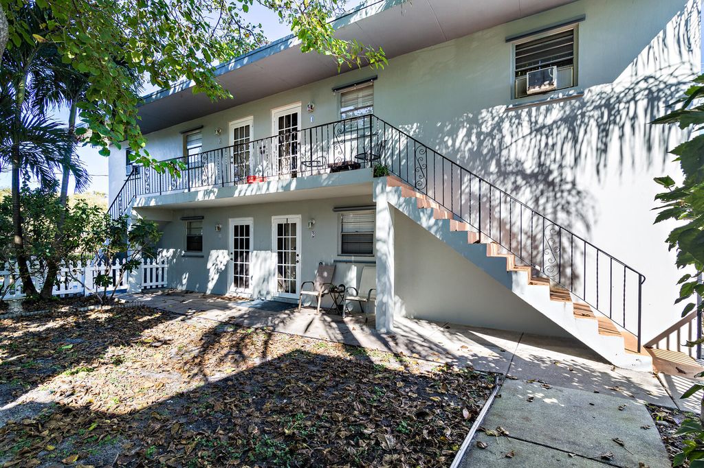Photo of 4205 N Flagler Drive #4, West Palm Beach, FL 33407 (MLS # B26022348)