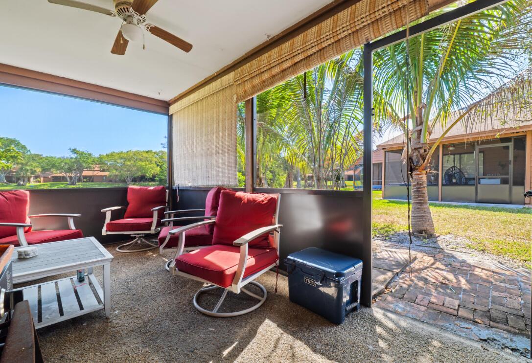 BANYAN LAKES - Residential