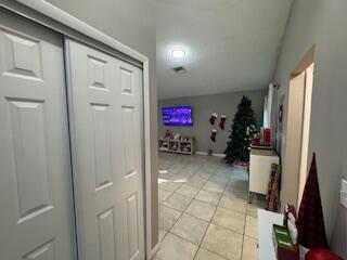 BANYAN LAKES - Residential