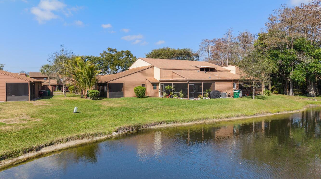 BANYAN LAKES - Residential