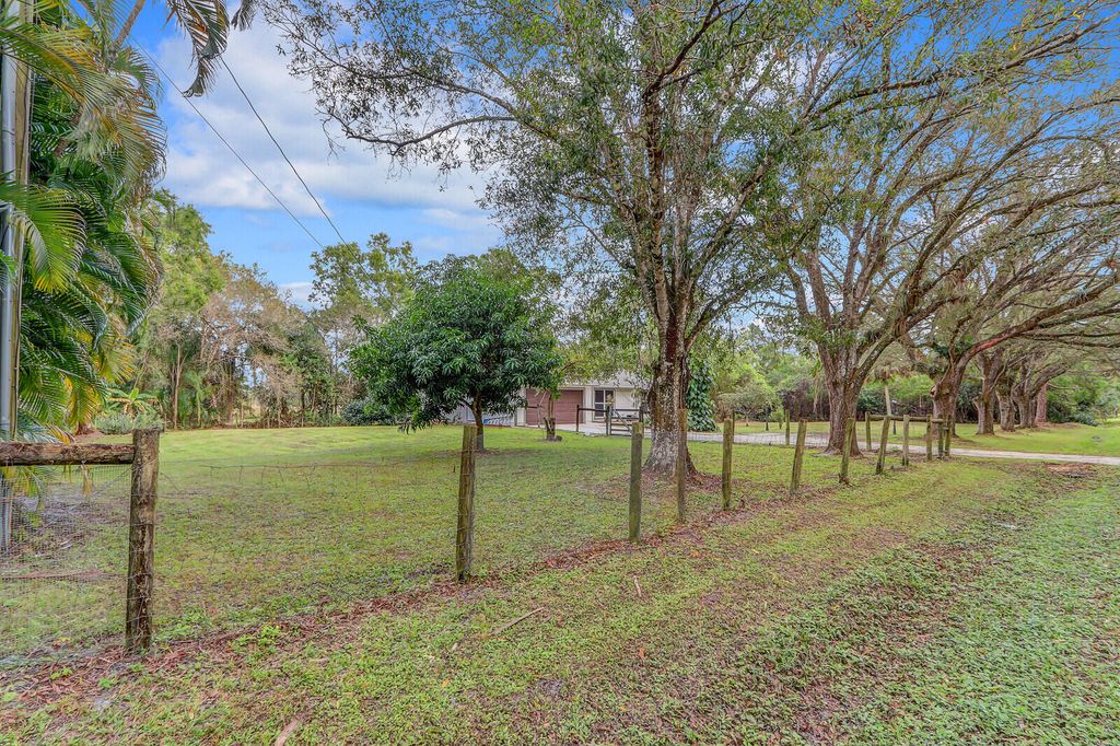 Photo of 16780 112th Avenue N, Jupiter, FL 33478 (MLS # R10947644)