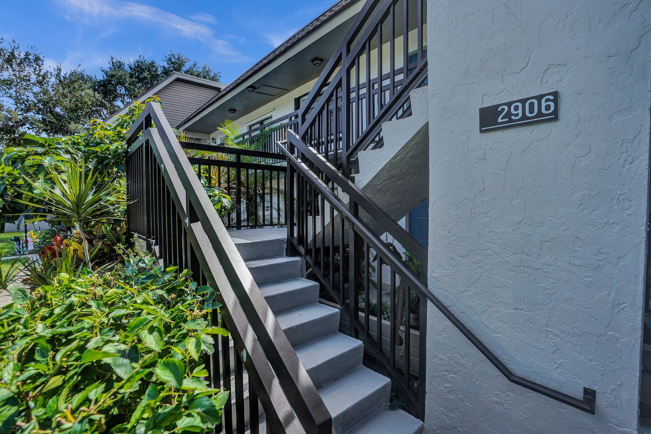 DELRAY OAKS CONDO - Residential Lease