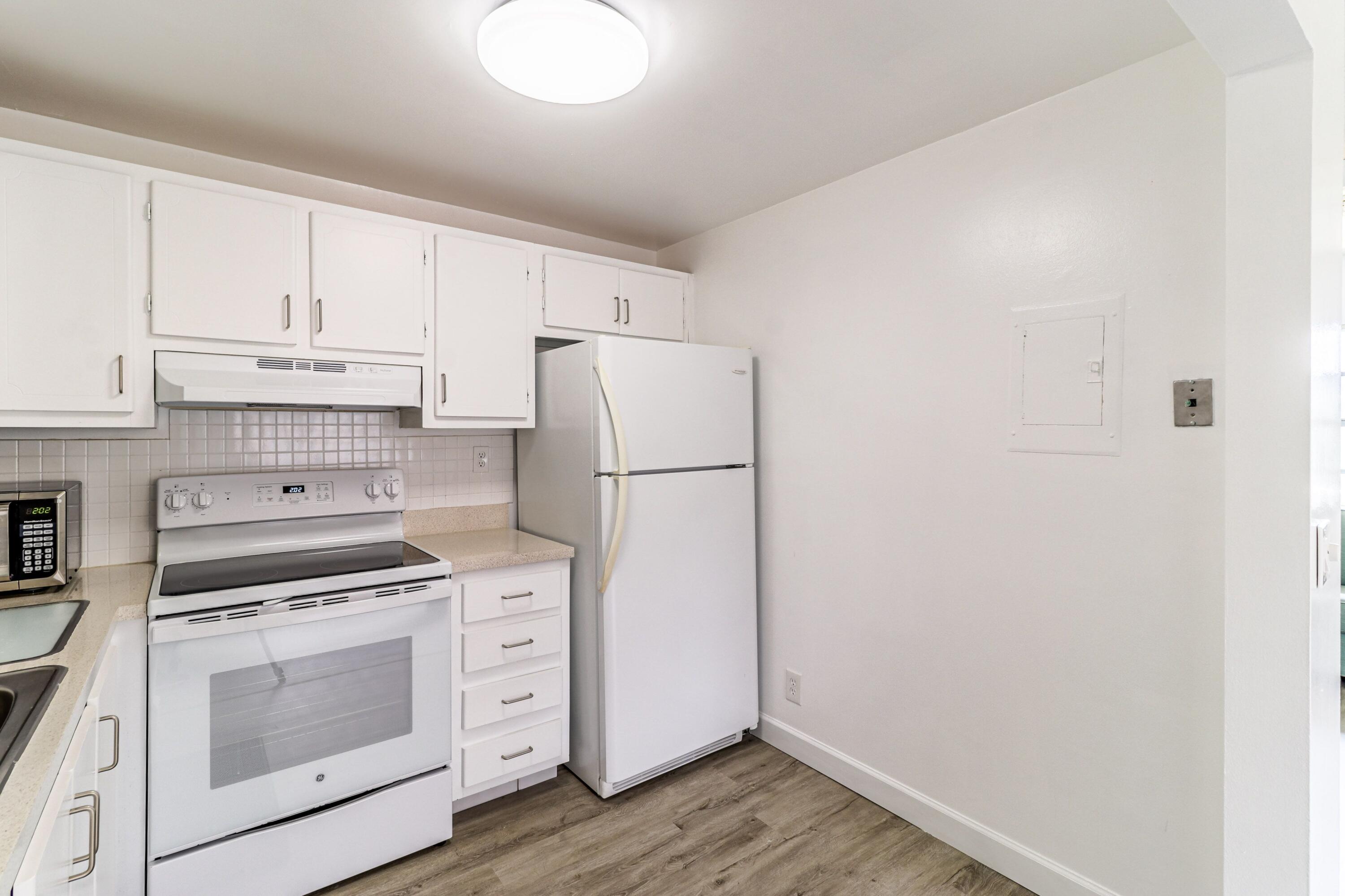 KINGS POINT - Residential