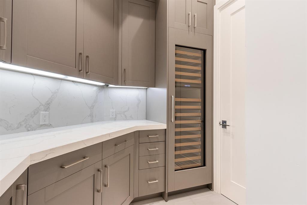 TROPIC ISLE - Residential