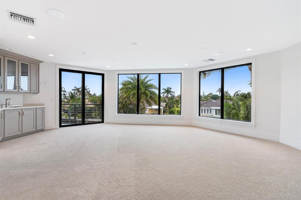 TROPIC ISLE - Residential