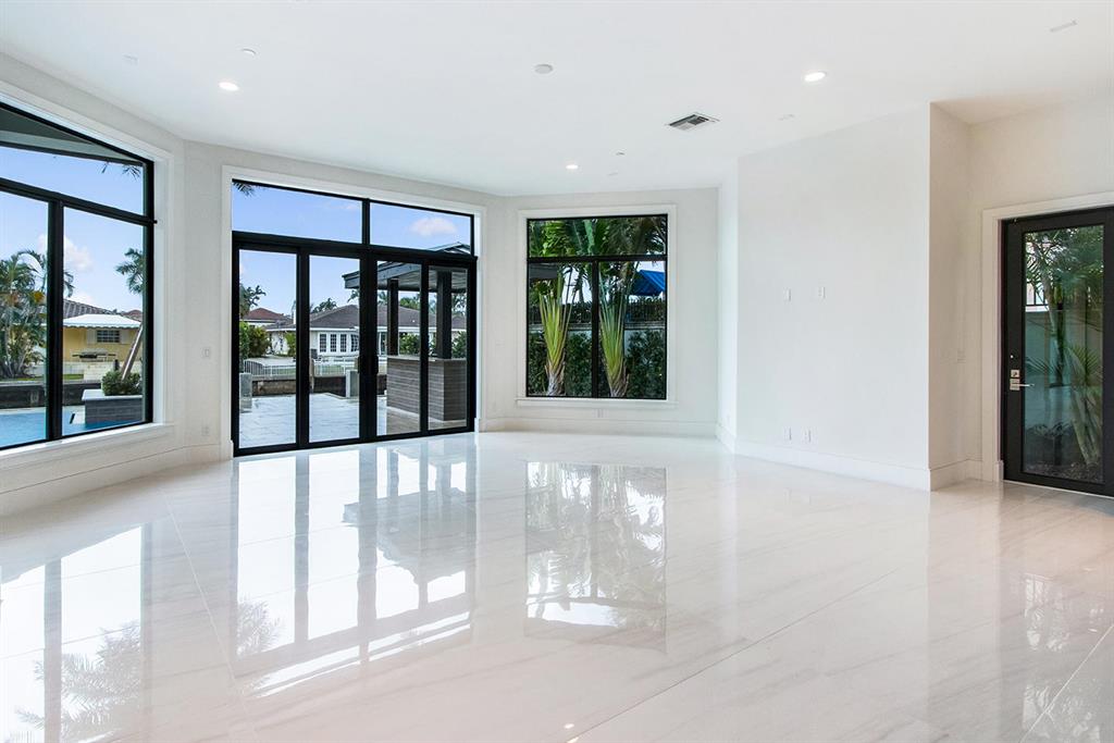 TROPIC ISLE - Residential