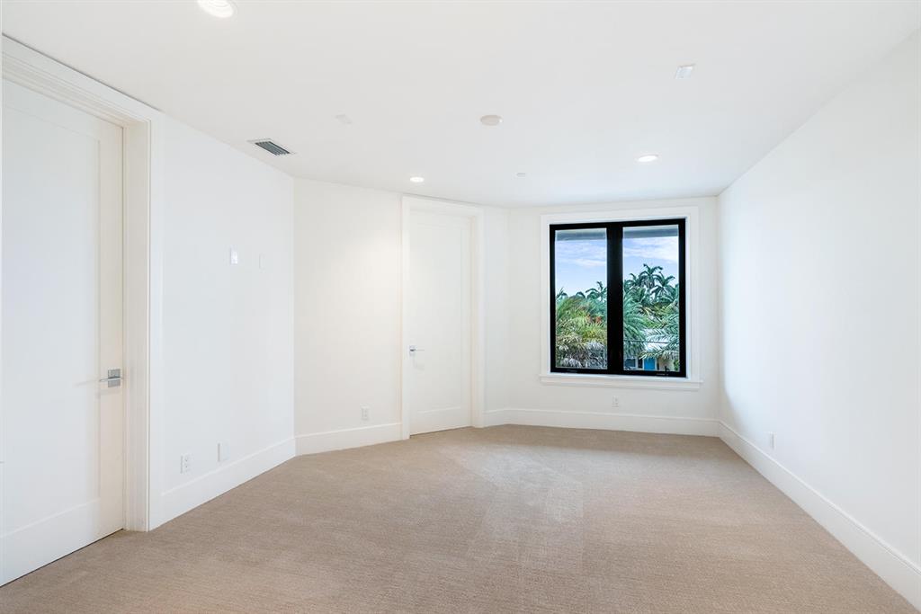 TROPIC ISLE - Residential