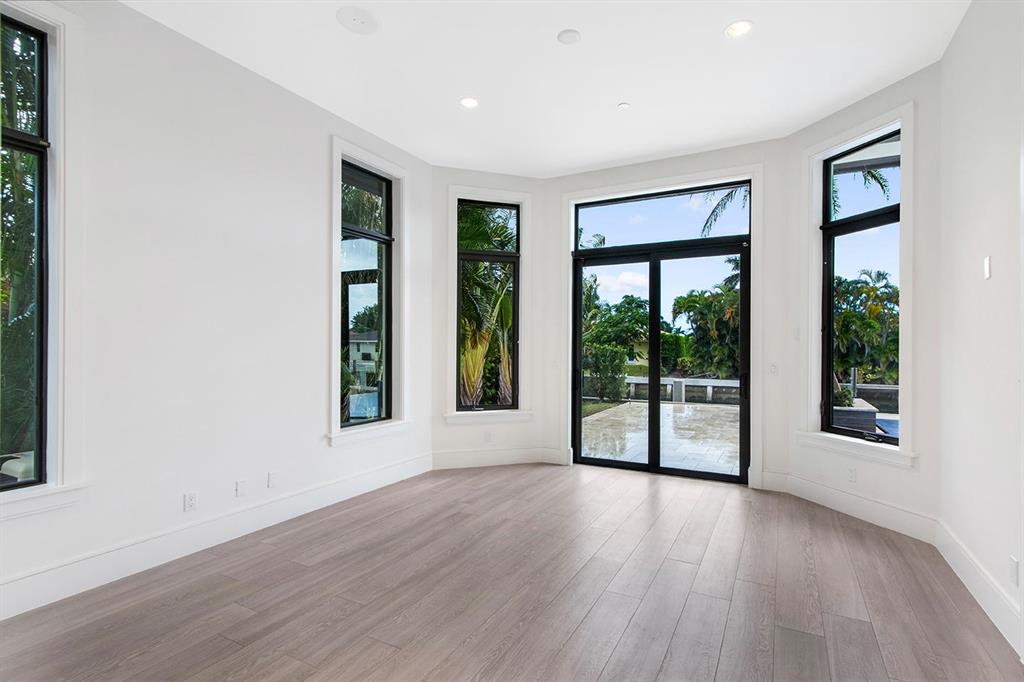 TROPIC ISLE - Residential