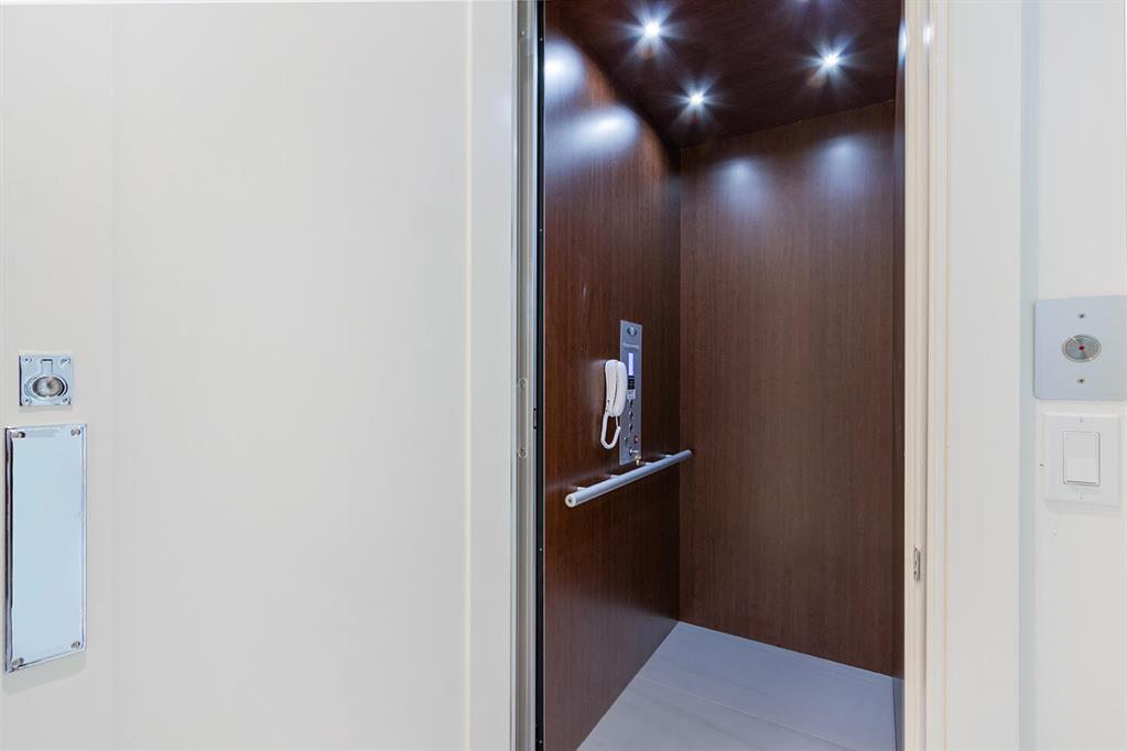 TROPIC ISLE - Residential