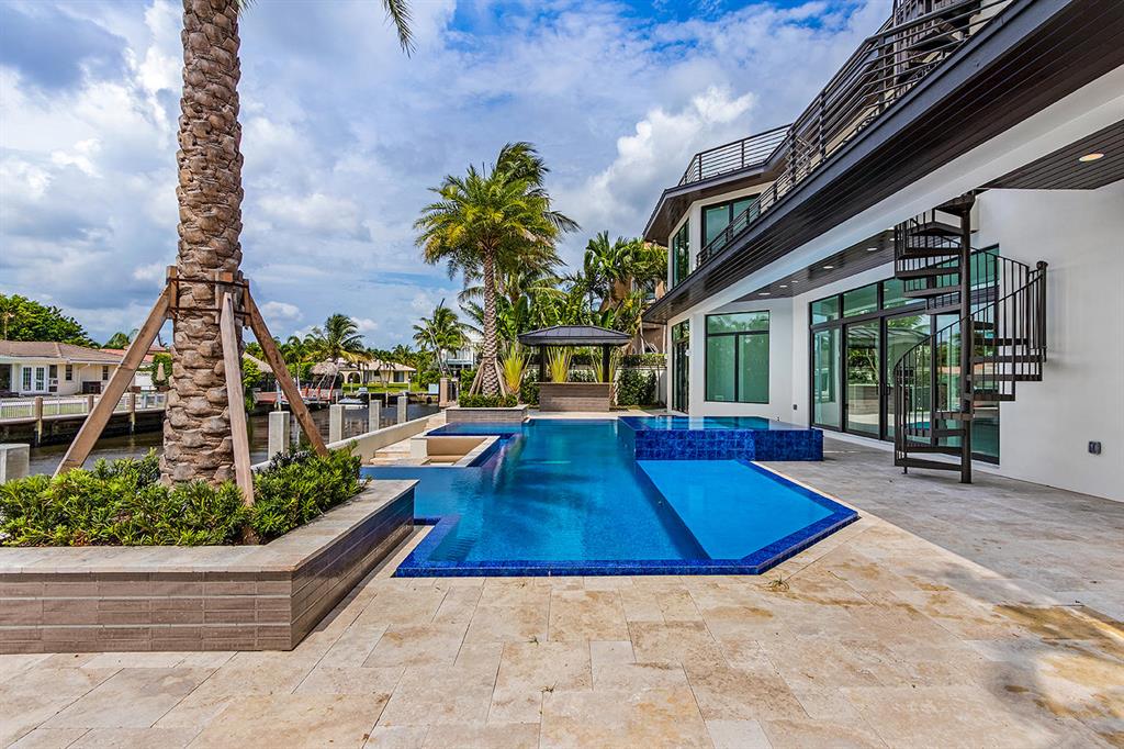 TROPIC ISLE - Residential