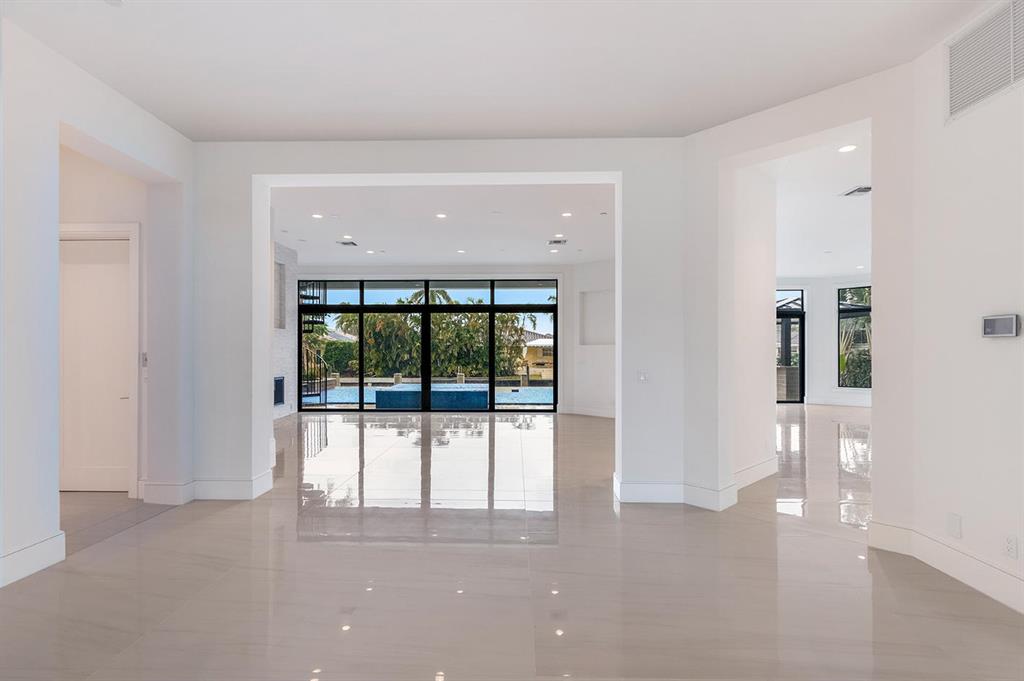 TROPIC ISLE - Residential