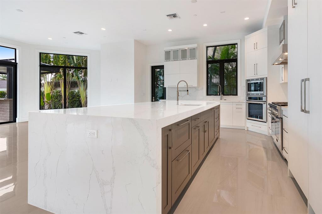 TROPIC ISLE - Residential