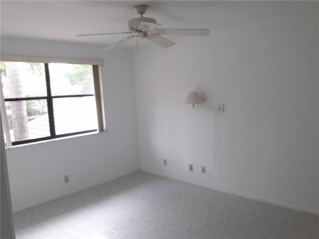 The Lakes Of Deer Creek 1 - Residential Lease