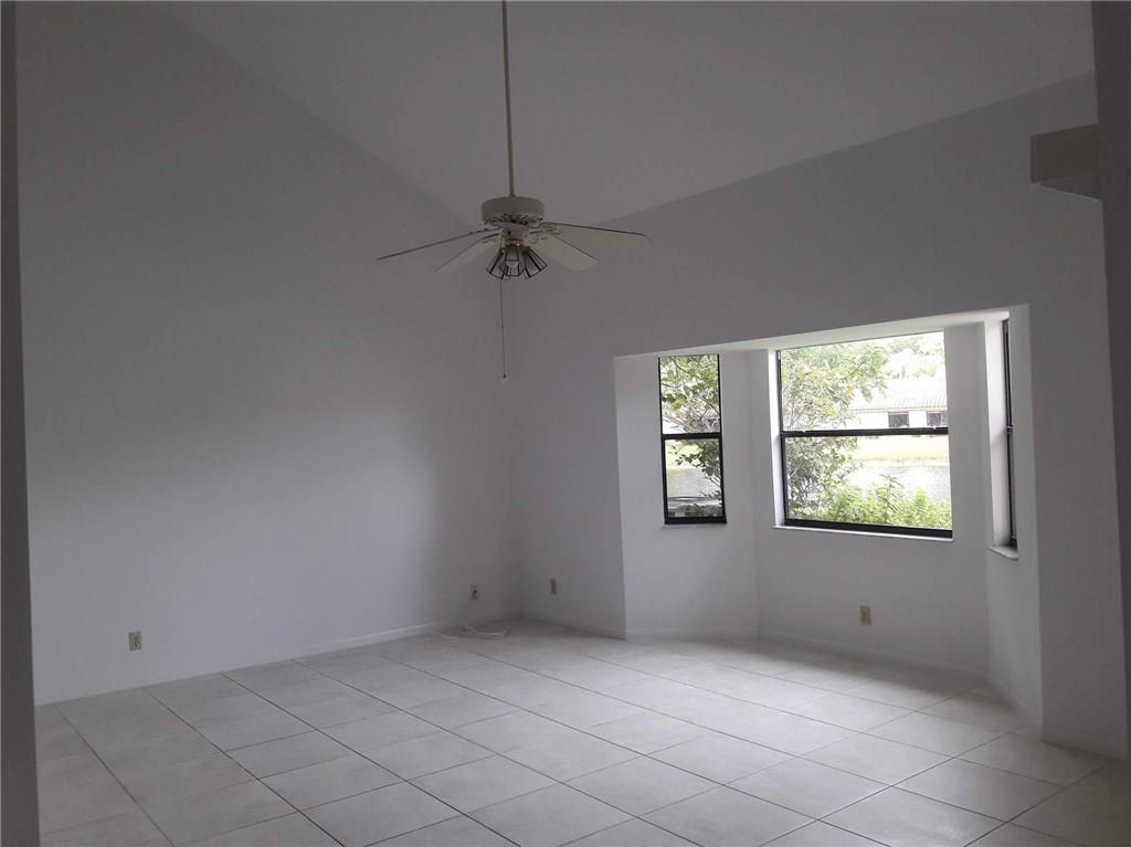 The Lakes Of Deer Creek 1 - Residential Lease