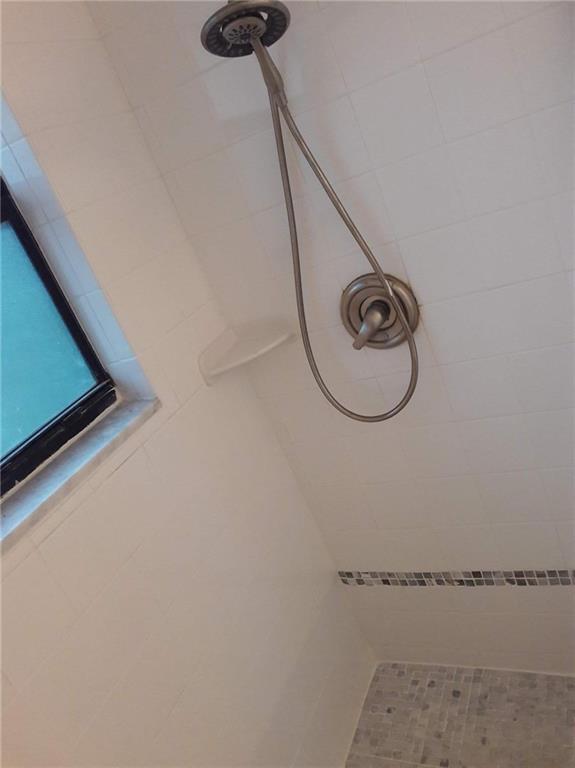 The Lakes Of Deer Creek 1 - Residential Lease