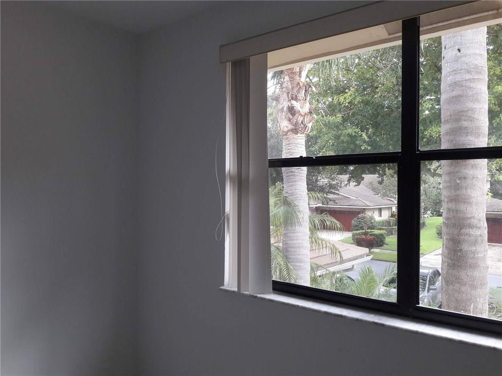 The Lakes Of Deer Creek 1 - Residential Lease