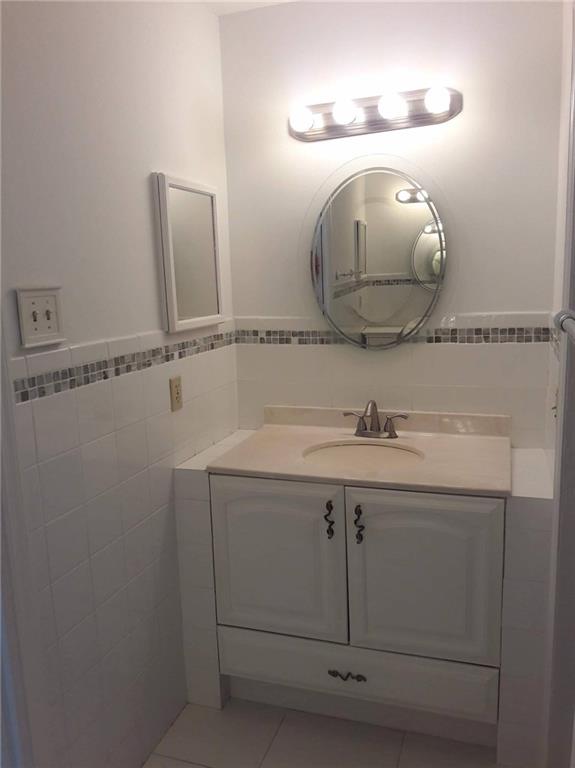 The Lakes Of Deer Creek 1 - Residential Lease