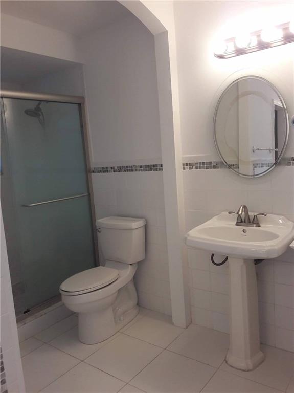 The Lakes Of Deer Creek 1 - Residential Lease