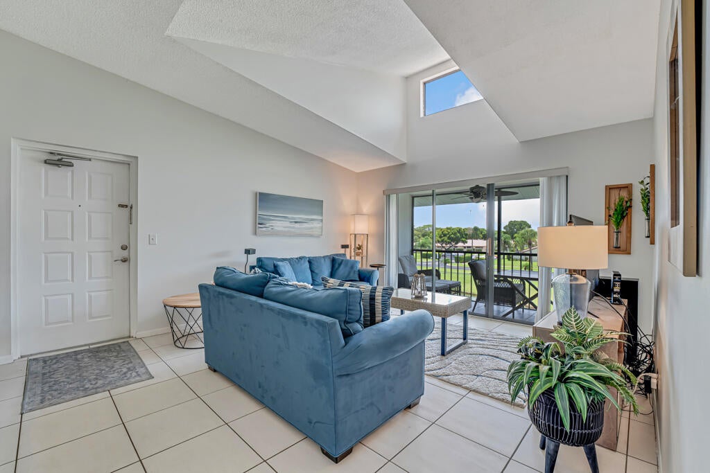 1112 GREEN PINE Boulevard G3