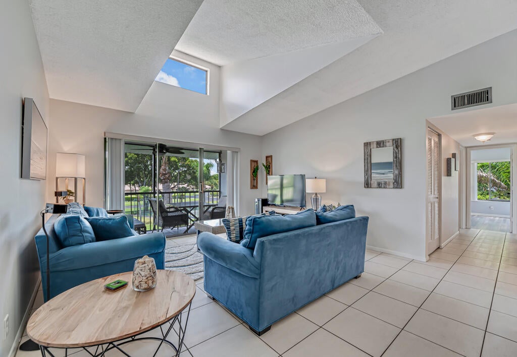 1112 GREEN PINE Boulevard G3