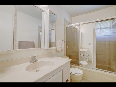 Tiny photo for 701 Laconia Circle #B, Lake Worth, FL 33467 (MLS # R11155277)