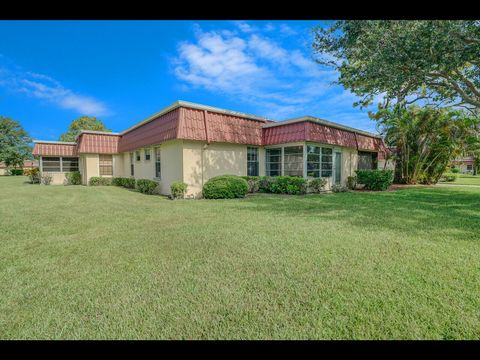 Tiny photo for 701 Laconia Circle #B, Lake Worth, FL 33467 (MLS # R11155277)