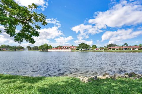 Tiny photo for 701 Laconia Circle #B, Lake Worth, FL 33467 (MLS # R11155277)