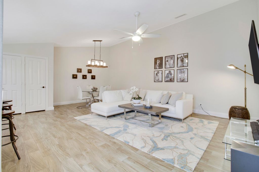 Photo of 102 Sun Terrace Court, Palm Beach Gardens, FL 33403 (MLS # R11031299)