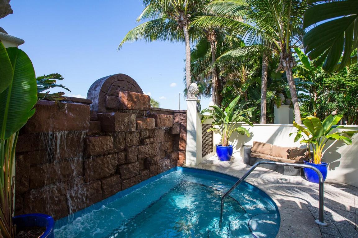 VERO BEACH HOTEL AND CLUB A CONDO - Residential