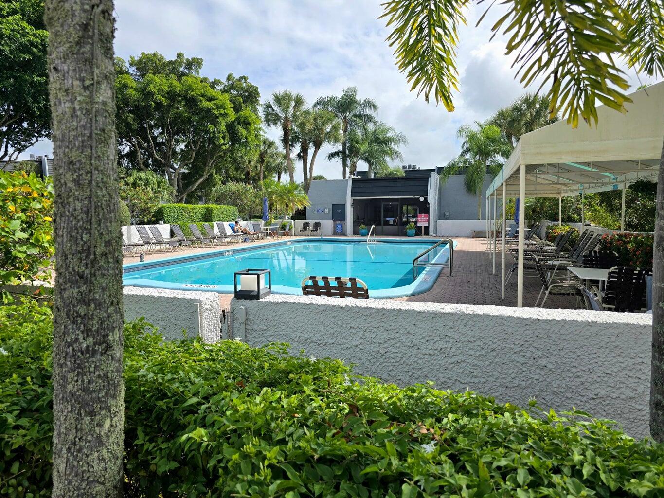 FOUNTAINS OF PALM BEACH C - Residential Lease