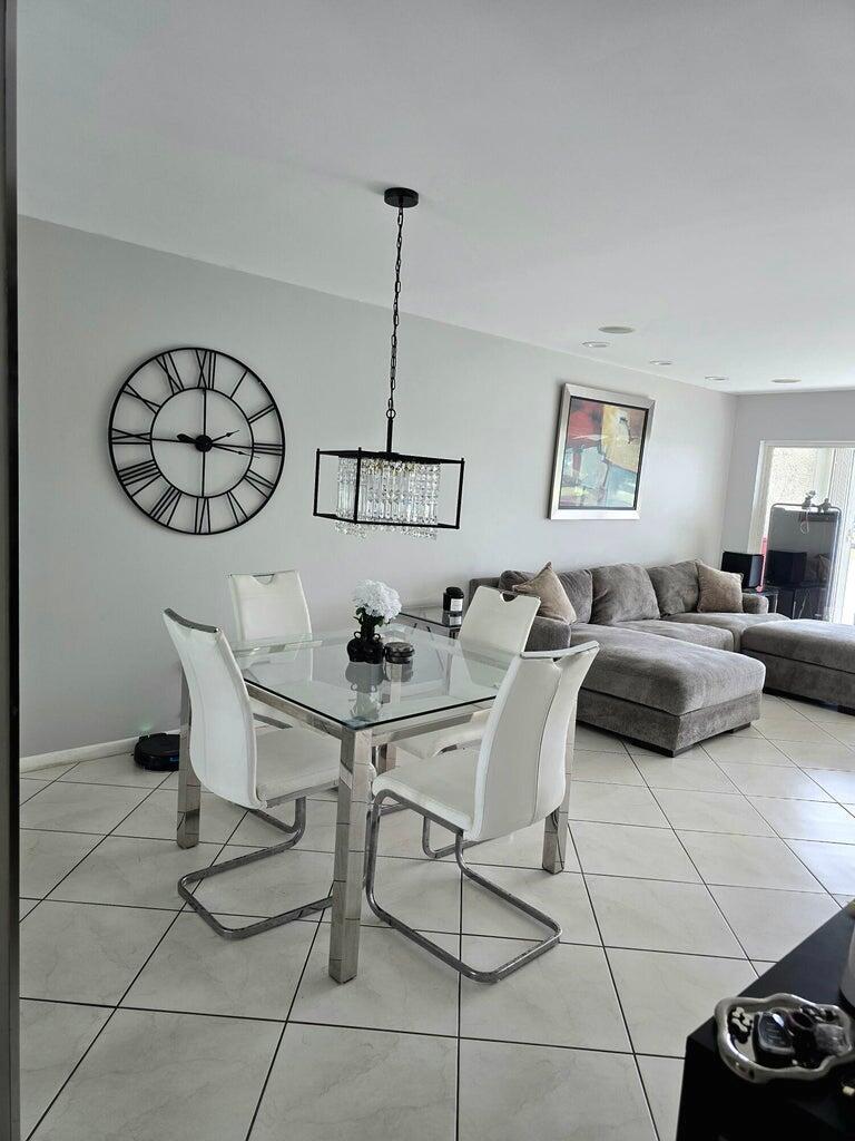 FOUNTAINS OF PALM BEACH C - Residential Lease