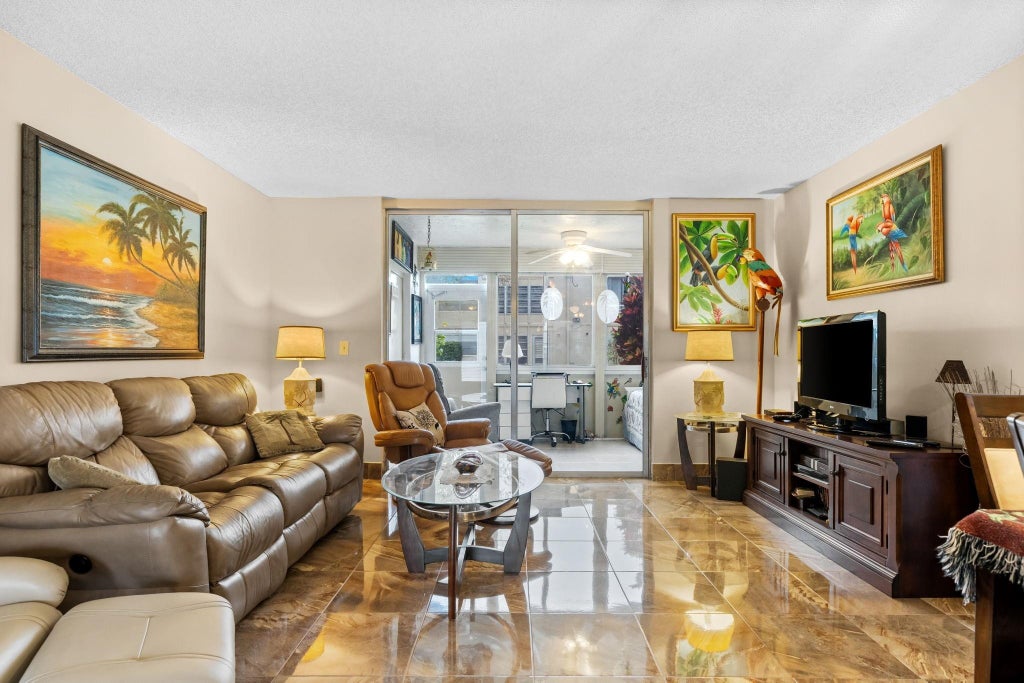 Photo of 10 Willowbrook Lane #108, Delray Beach, FL 33446 (MLS # B26044041)