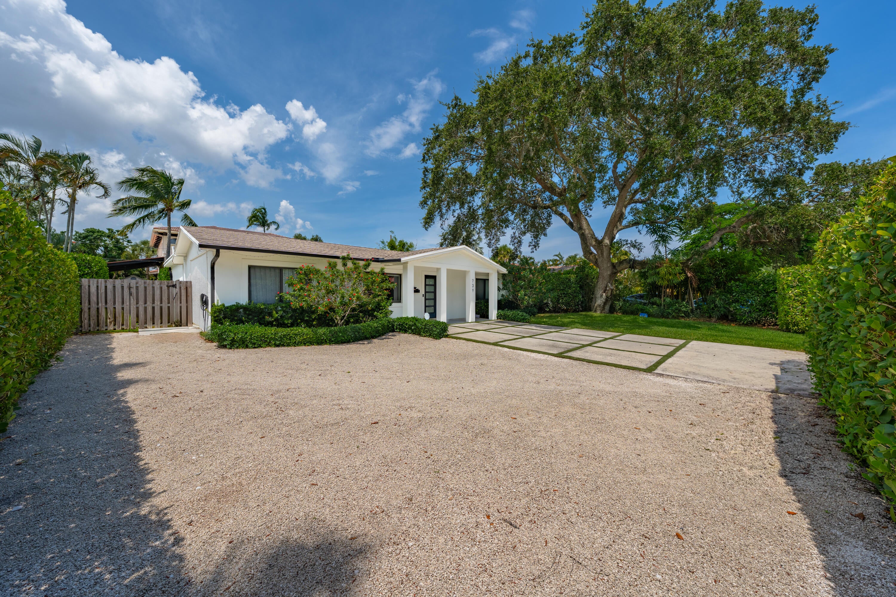 739 NW 6TH Street