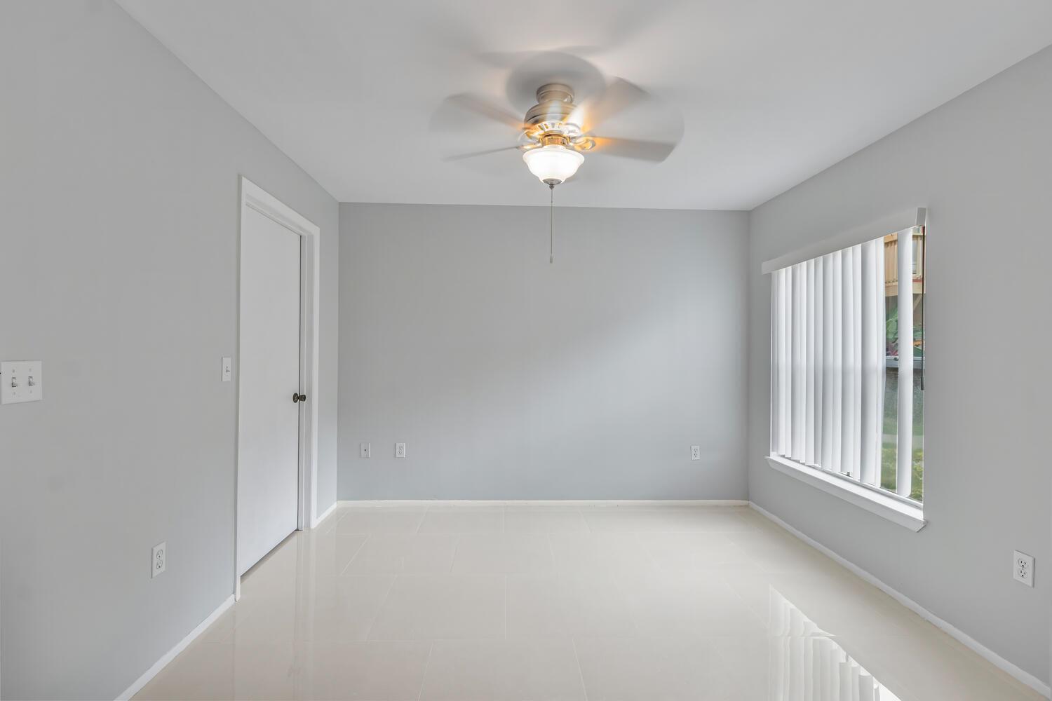 4887 Via Palm Lakes 501