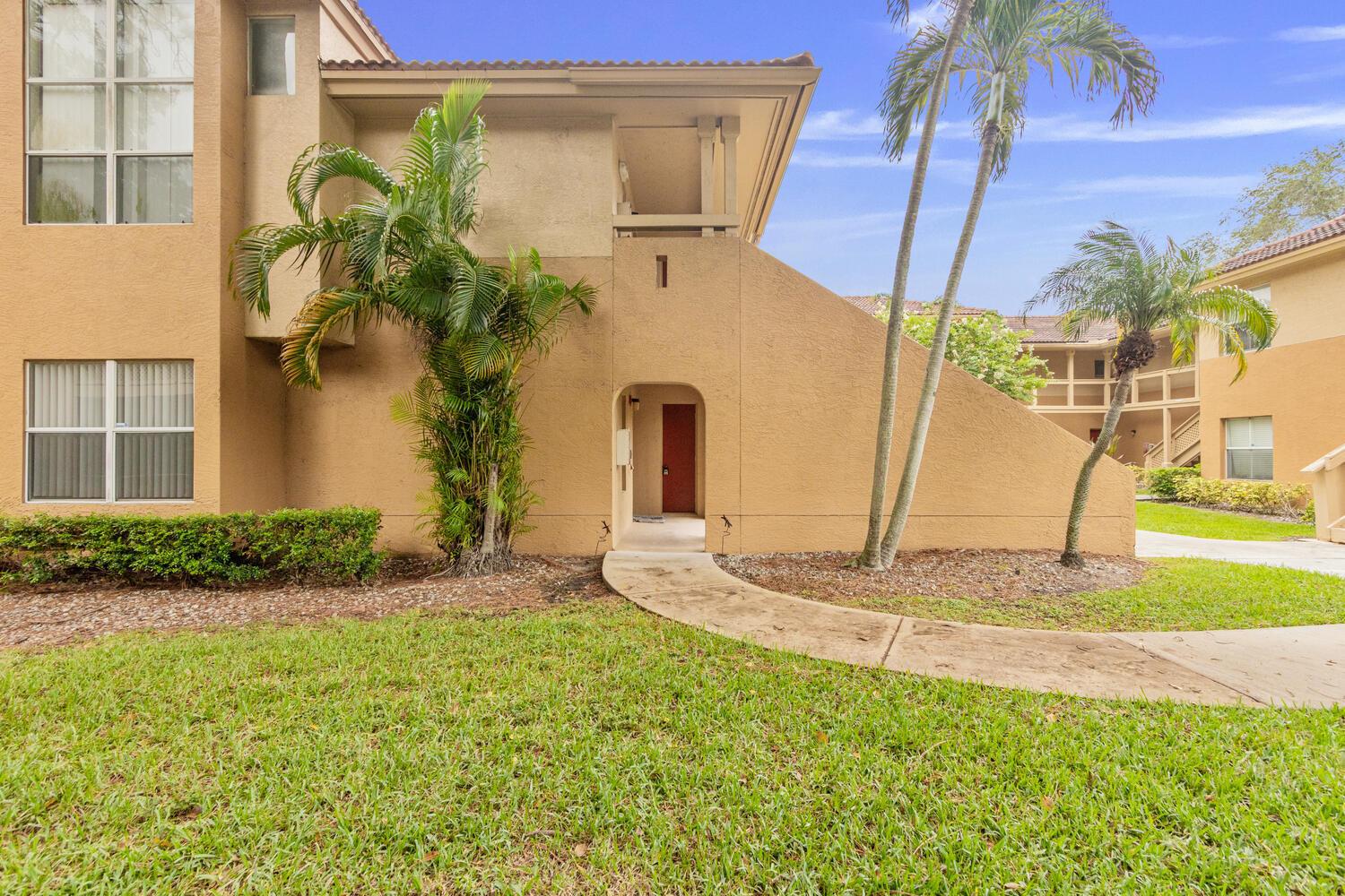 4887 Via Palm Lakes 501
