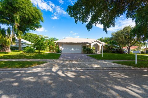 Photo of 2477 Par Circle, Delray Beach, FL 33445 (MLS # R11143809)