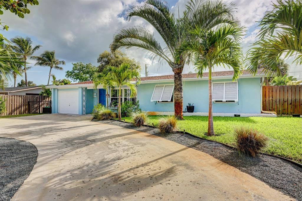 Photo of 18955 SE Fearnley Drive, Jupiter, FL 33469 (MLS # R10700409)